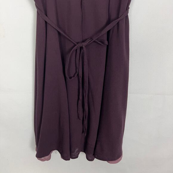 Ivy & Main Cold Shoulder Ruffle Tie-Back Dress Size Small - Picture 7 of 9